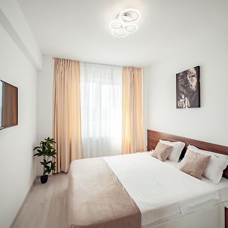 Cozy Collection Apartments At Palas Mall Iasi Bagian luar foto