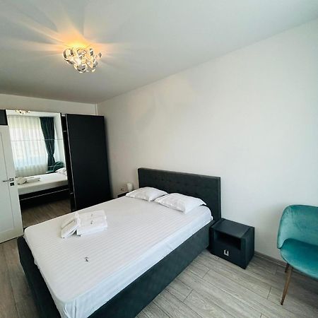 Cozy Collection Apartments At Palas Mall Iasi Bagian luar foto