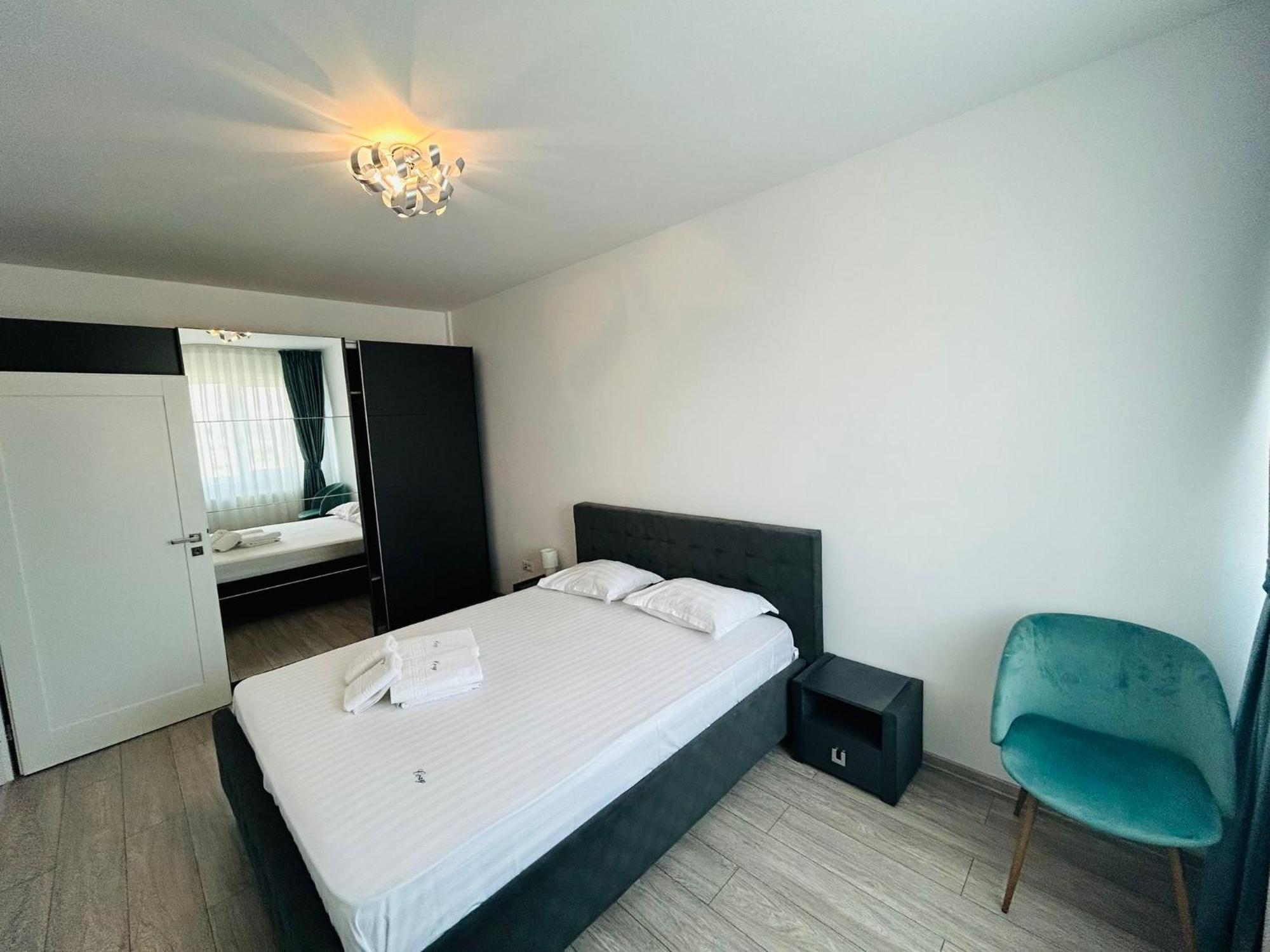 Cozy Collection Apartments At Palas Mall Iasi Bagian luar foto