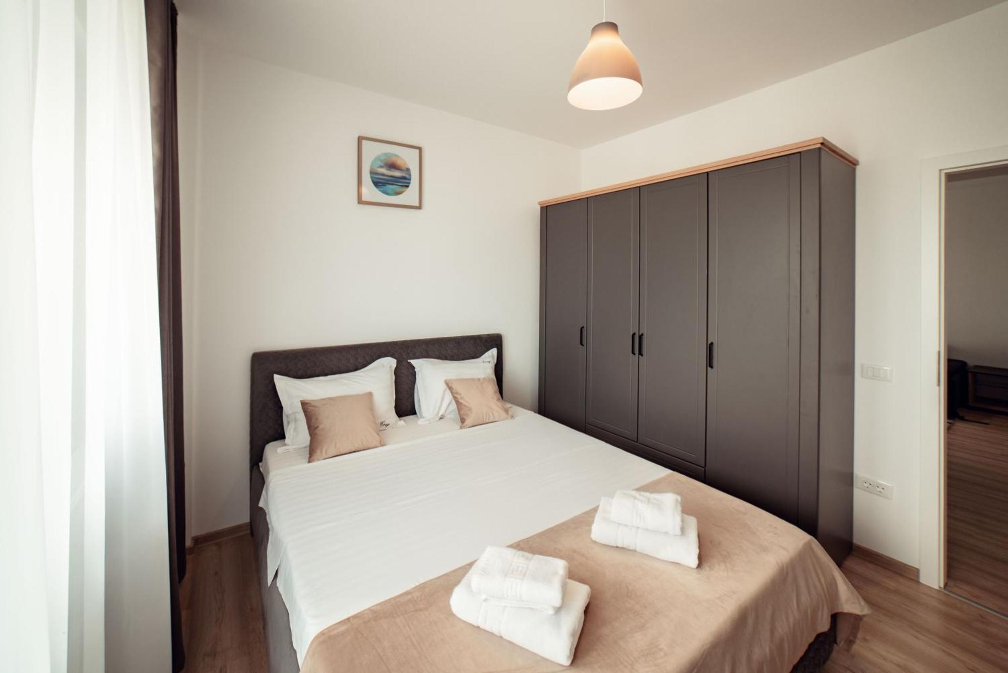 Cozy Collection Apartments At Palas Mall Iasi Bagian luar foto